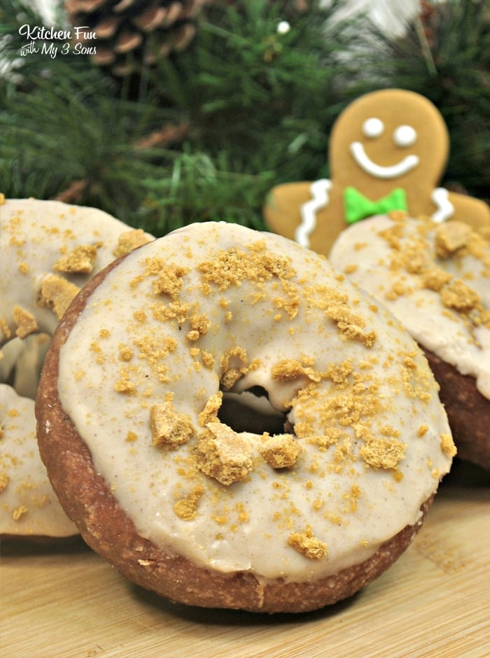 Gingerbread Donuts | A delicious Christmas breakfast recipe, homemade donuts made with gingerbread!