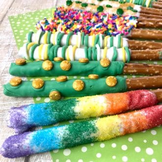 These St Patrick’s Day Pretzel Rods are a really fun treat to celebrate the holiday. Coat pretzels in candy melts and decorate with fun sprinkles and sugars. So easy!