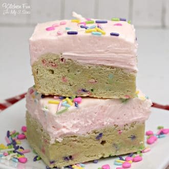 Valentines Sugar Cookie Bars with a delicious layer of icing on top is a great Valentine's treat.