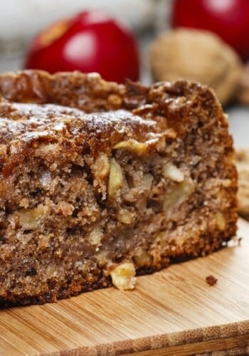 Cinnamon Apple Cake Recipe feature