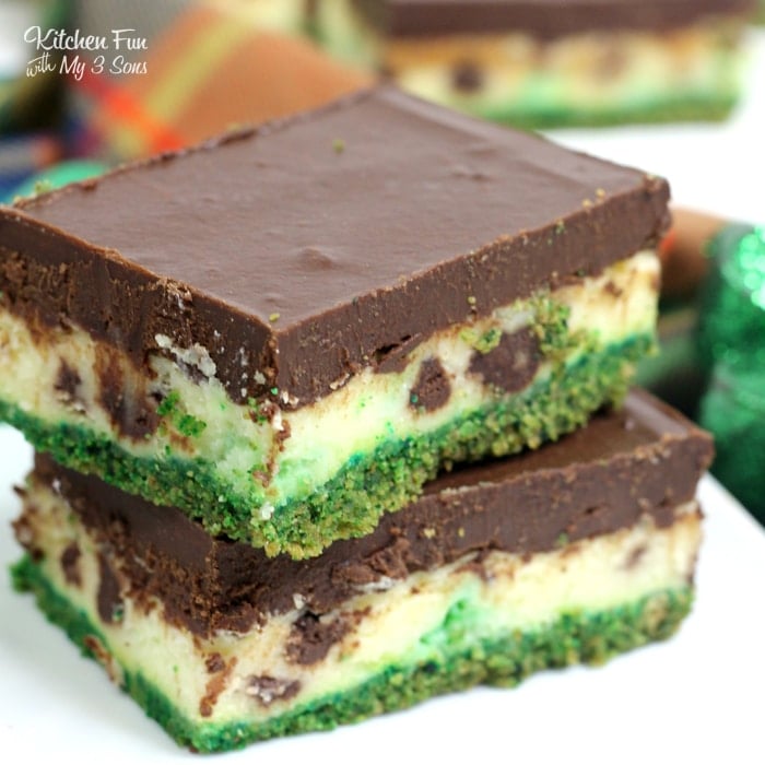 These Bailey's Cheesecake Bars are a yummy combination of cheesecake and chocolate ganache on a graham cracker crust. Perfect St. Patty's Day dessert!