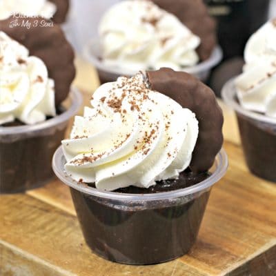 Thin Mint Pudding Shots are going to take your love of the delicious Girl Scout cookies to a whole 'nother level. We've combined them with chocolate pudding and Bailey's Irish Cream for a delicious recipe.