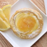 This Lemon Cream Cheese Danish recipe is a scrumptious breakfast with the taste of fresh lemon, the richness of cream cheese, and the fluffiness of wonderful puff pastry.