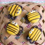 Bumble Bee Oreos are so stinking cute! If you're looking for a fun treat for the kids or you're having a Bumble Bee themed birthday party this is for you.