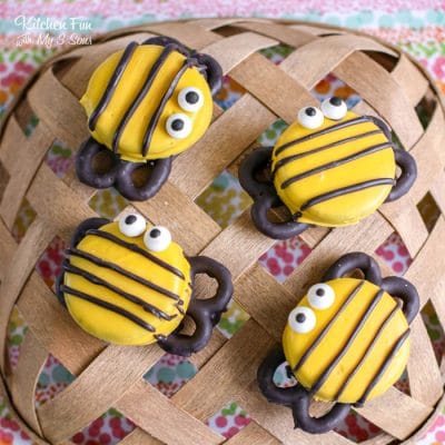 Bumble Bee Oreos are so stinking cute! If you're looking for a fun treat for the kids or you're having a Bumble Bee themed birthday party this is for you.