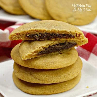 Ghirardelli chocolate and creamy peanut butter work together perfectly in this sweet, mouthwatering cookie-brownie hybrid. Look out! Peanut Butter Brownie Cookies ahead!