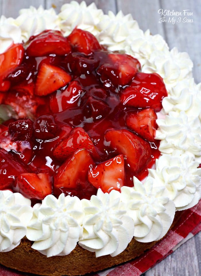 This is the best recipe ever for a homemade Strawberry Cheesecake! 