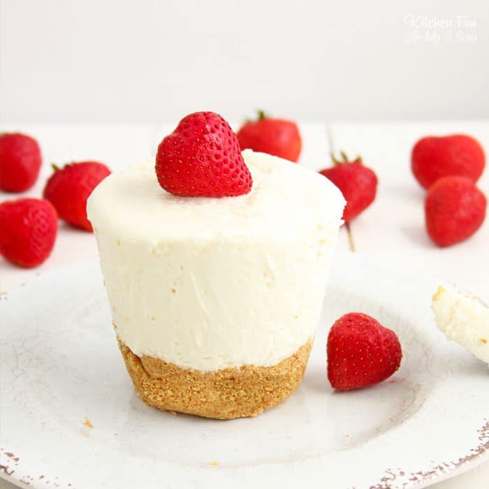 These Chocolate Strawberry Stuffed Cheesecake make an absolutely stunning dessert that tastes delicious. A tiny little dessert that everyone loves.