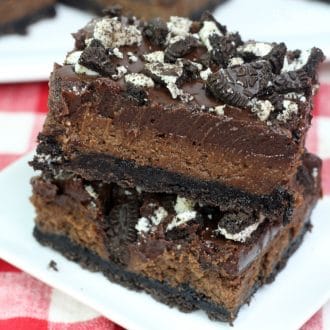 Hot Fudge Cheesecake Bars are an amazing dessert with a cream cheese filling and an Oreo crust. This is a chocolate lovers dream!