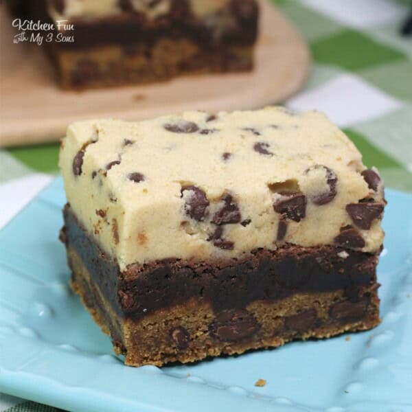 Chocolate Chip Cookie Brownie Bars is a three layer dessert recipe you will adore. Chocolate Chip cookie, topped with a brownie, topped with cookie dough. Such an amazing chocolate dessert!