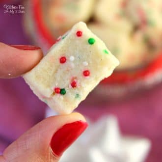 Funfetti Shortbread Bites are the perfect holiday treat! Just five ingredients, delicious and totally festive.
