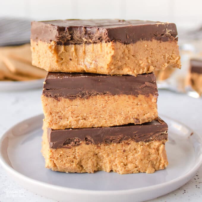 No-Bake Chocolate Peanut Butter Bars are my absolute favorite! It's like a Reese's in bar form and so EASY to make using just 5 ingredients.