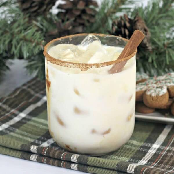 Gingerbread white russian with cinnamon stick