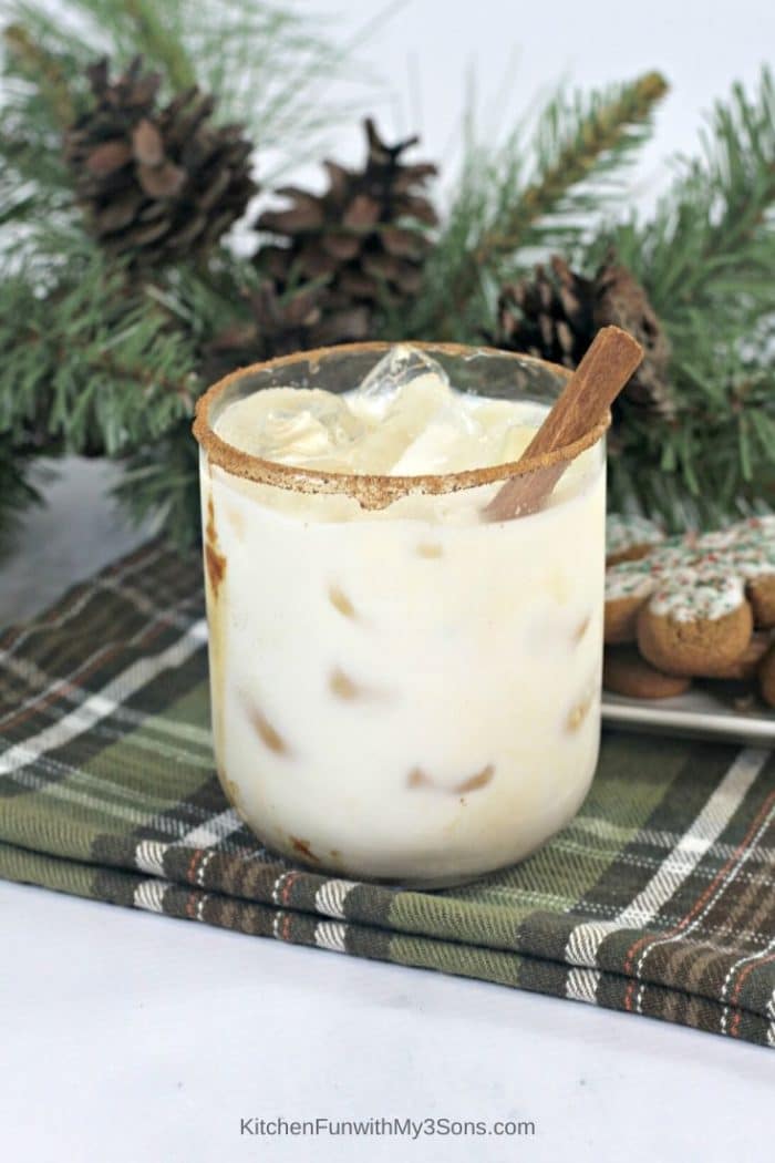 Gingerbread white russian with cinnamon stick