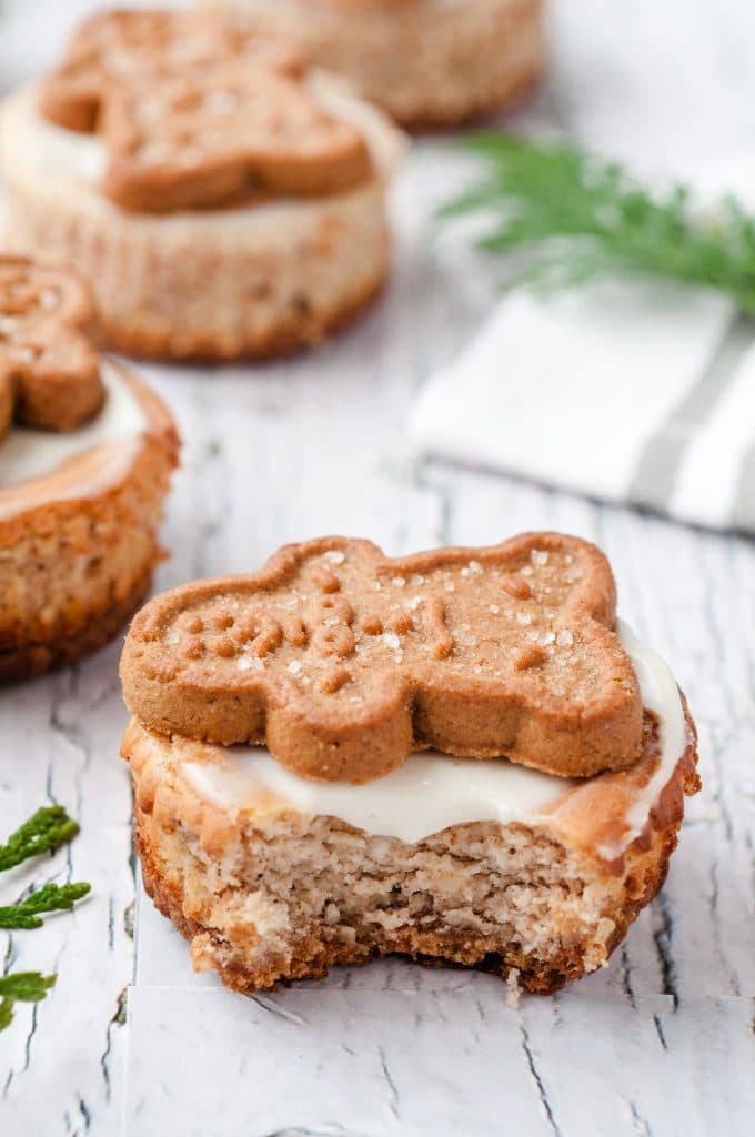 Mini Gingerbread Cheesecakes 