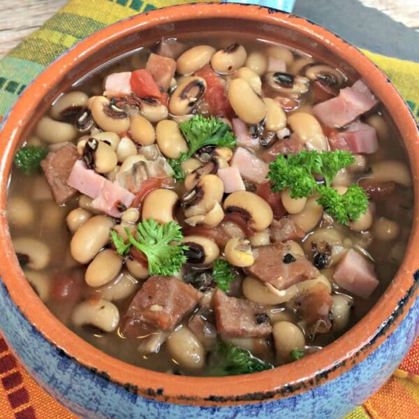 Slow Cooker Black Eyed Peas feature