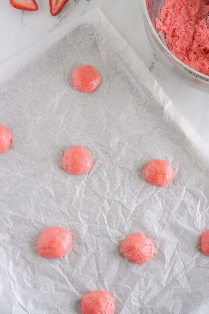 strawberry cake mix cookies before baking