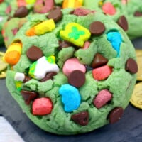 Lucky Charms cookies Feature