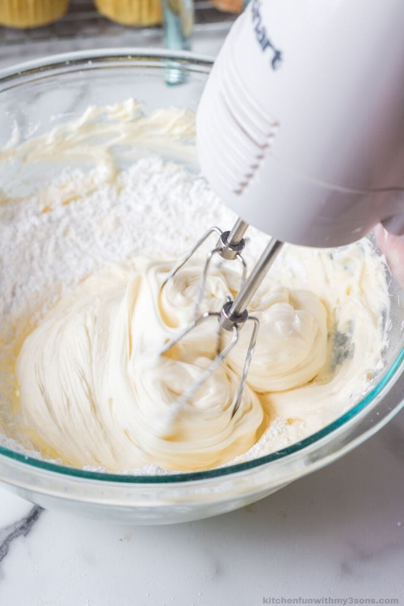making cream cheese frosting