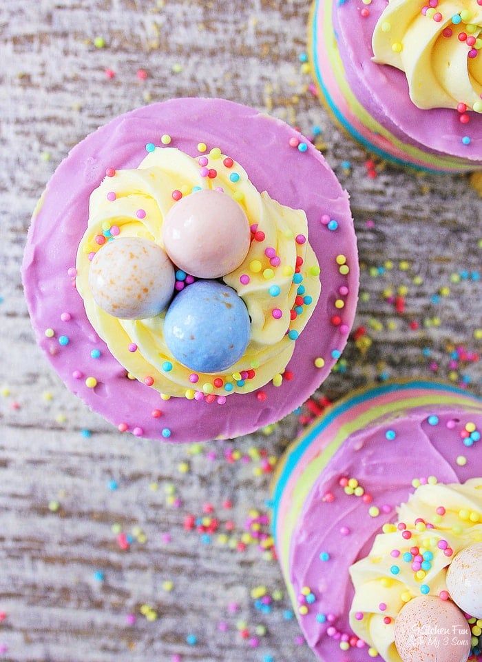 Mini Easter Cheesecakes are the tastiest and most adorable Easter treat. Not only do they look so beautiful and even a bit fancy, they're actually simple to make.