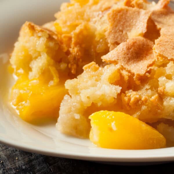 Easy Peach Cobbler feature