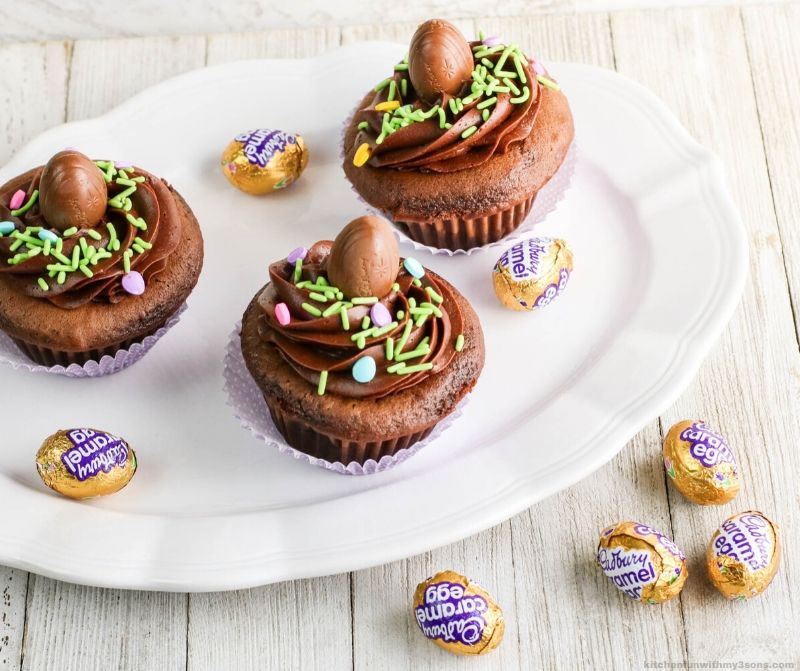 Cadbury Egg Cupcakes