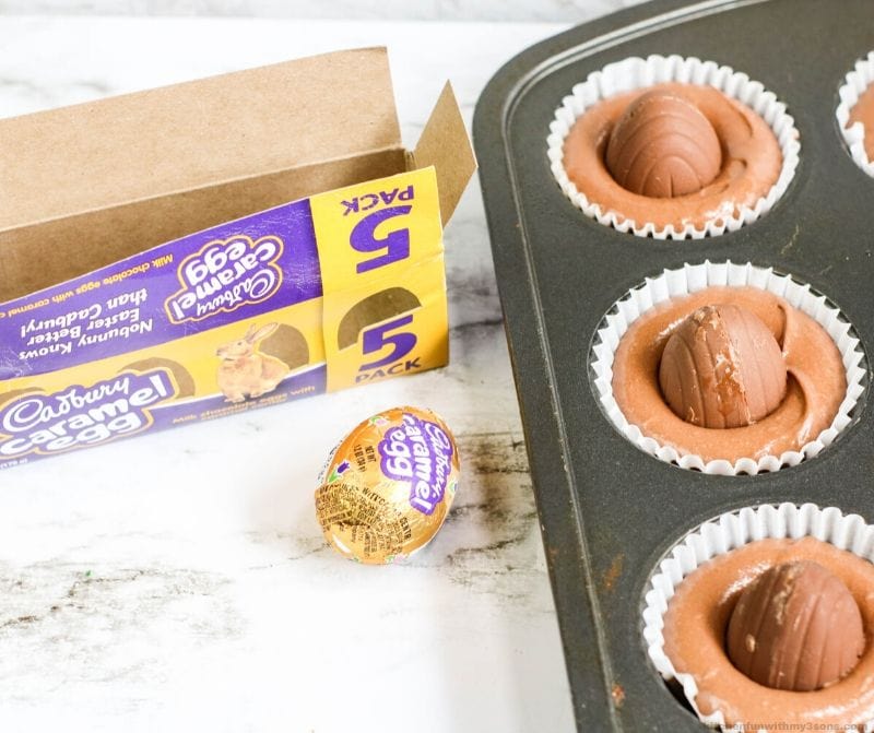 Cadbury Egg Cupcakes with egg inside
