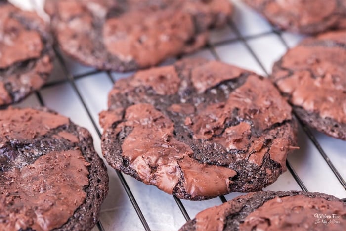 Flourless Cookies are the perfect dessert to make when you're craving dessert but you're all out of flour! These chocolate cookies are really easy to make.