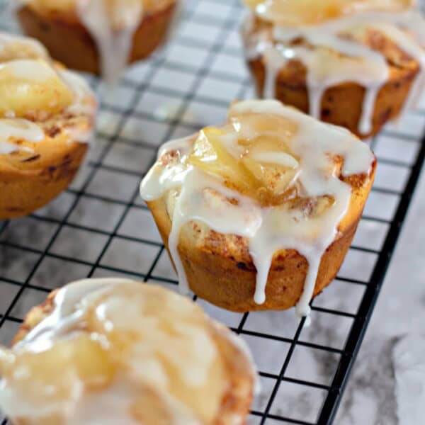 2-ingredient Apple Pie Cups