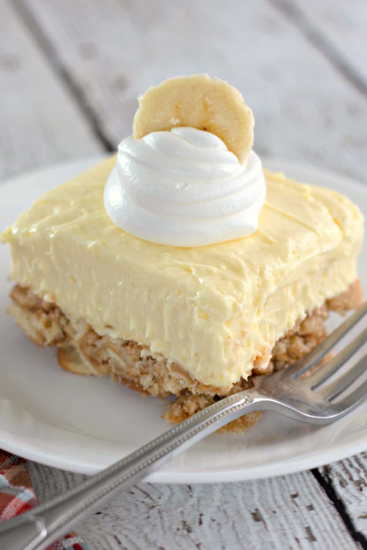 These Banana Cream Cheesecake Bars are a crowd favorite and very simple to make using just 6-ingredients. Banana Cream Cheesecake Bars