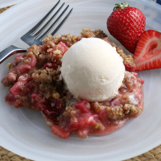 Strawberry Rhubarb Crisp feature