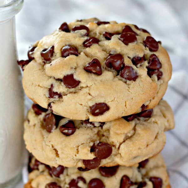 Thick Chocolate Chip Cookies feature