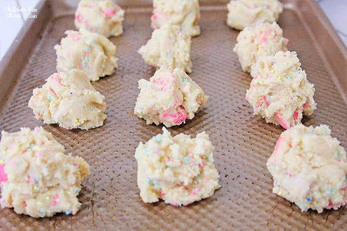 Circus Animal Sugar Cookies are a yummy homemade sugar cookie recipe filled with crushed frosted animal crackers and sprinkles. 