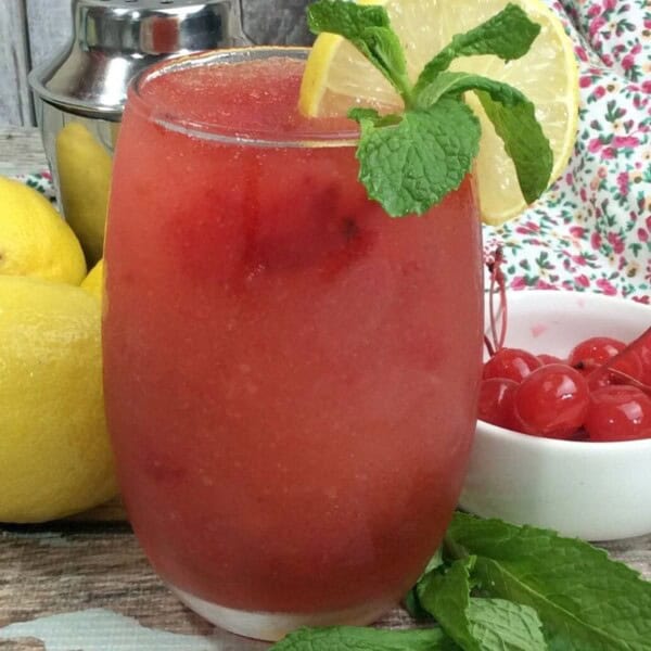 Boozy cherry lemonade