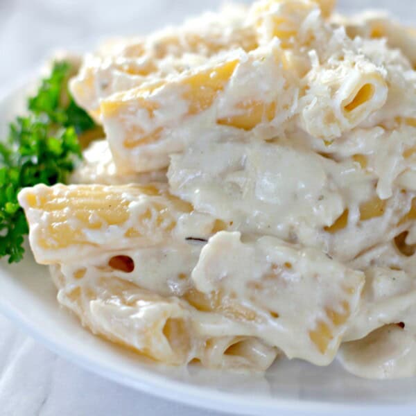 Crock Pot Chicken Alfredo feature