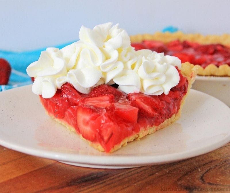 starwberry pie with whipped cream