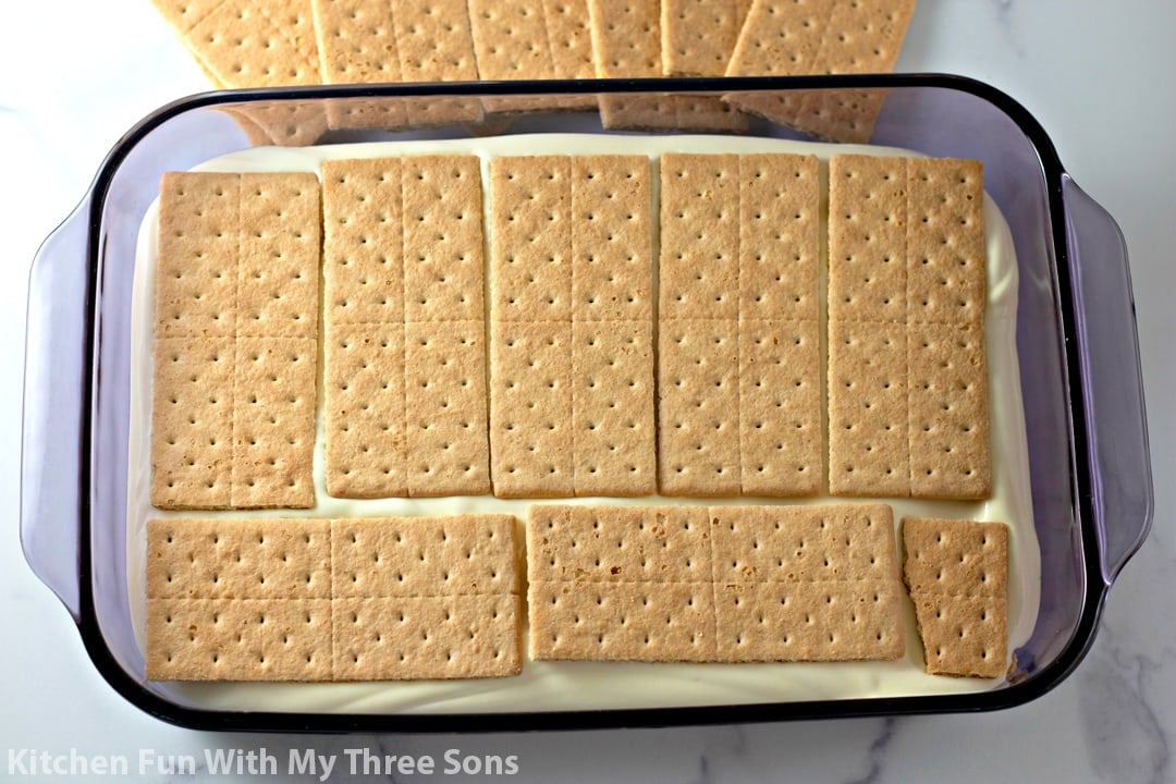 next layer of graham crackers