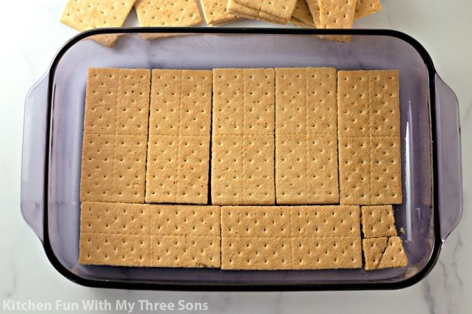a single layer of graham crackers in a pan