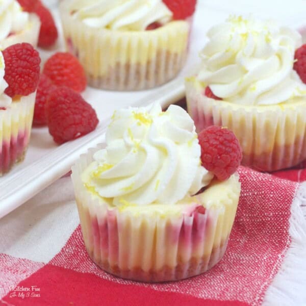 Lemon Raspberry Mini Cheesecake with fresh raspberries on a graham cracker crust you get an amazing dessert.
