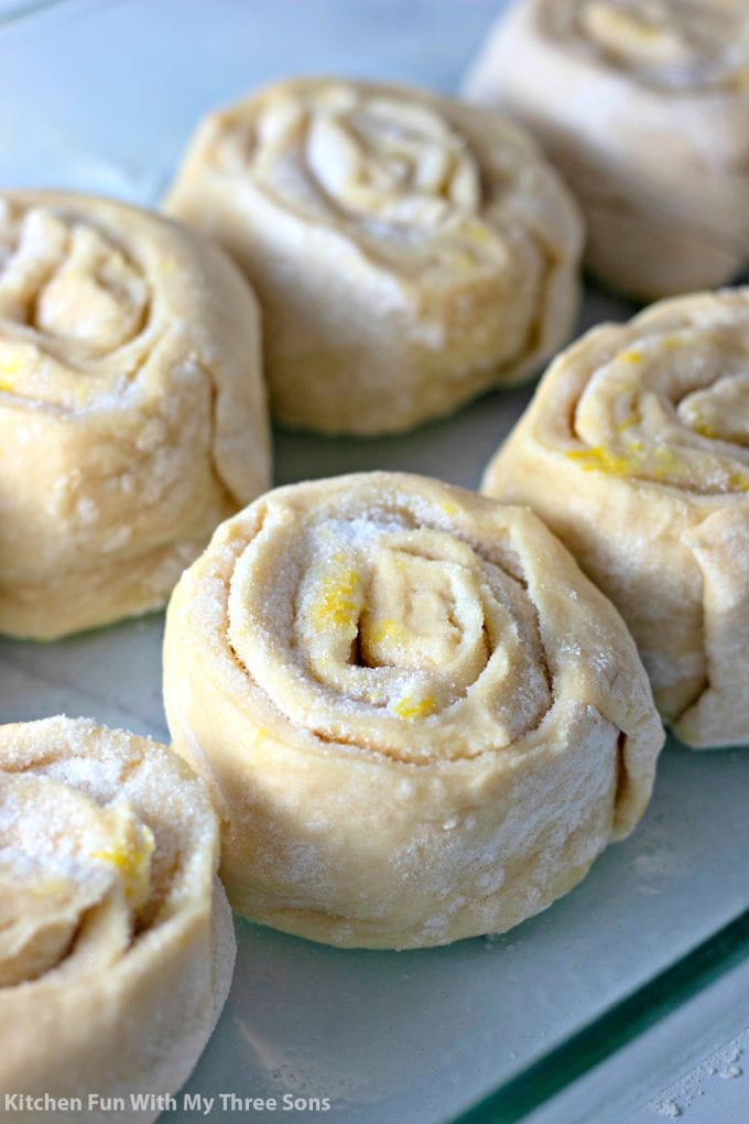 sweet rolls in a pan