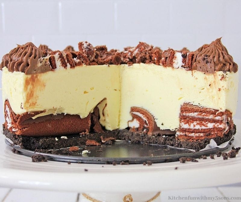 Swiss Cake Roll Cheesecake