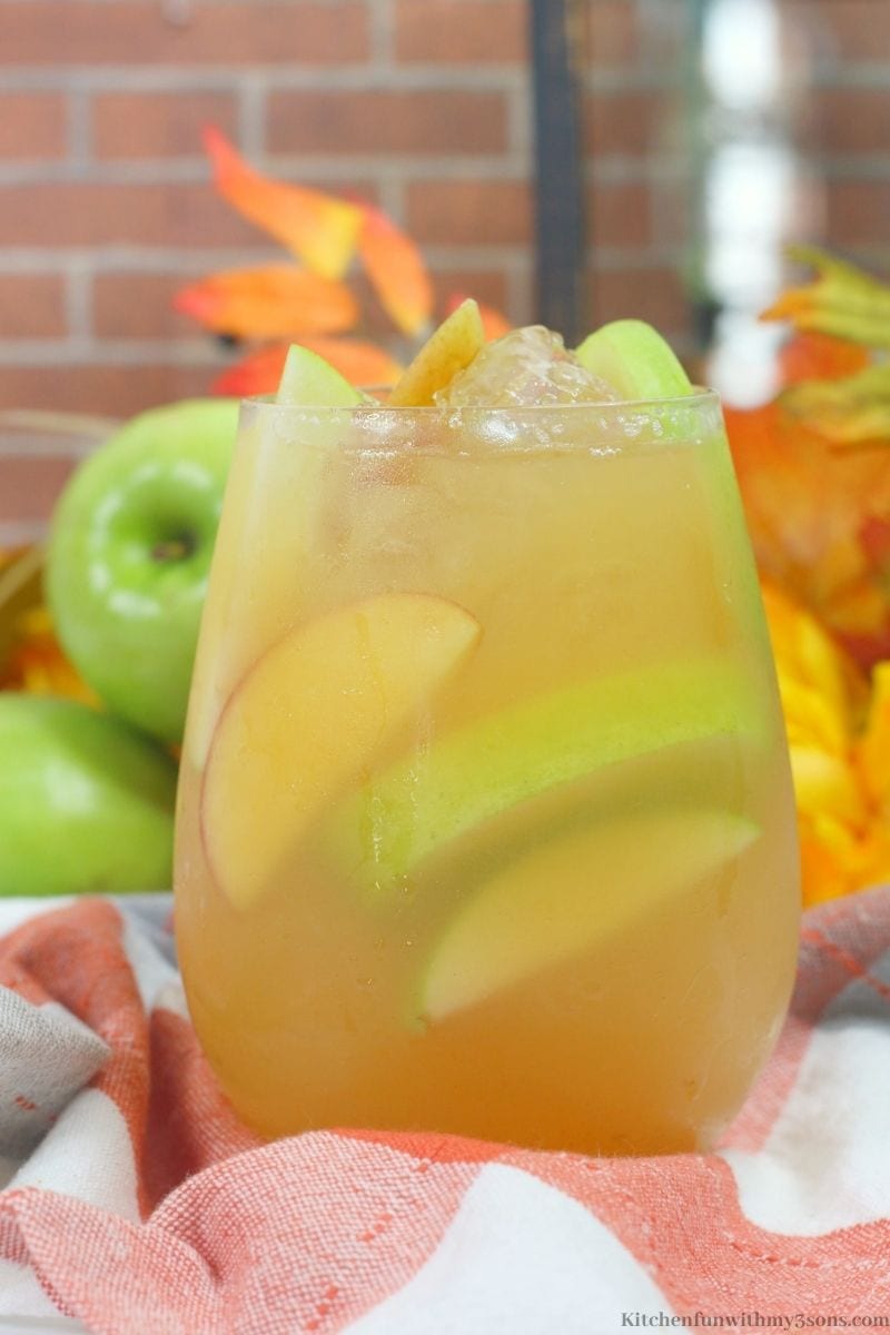 Close up picture of the Caramel Bourbon Apple Cider Cocktail