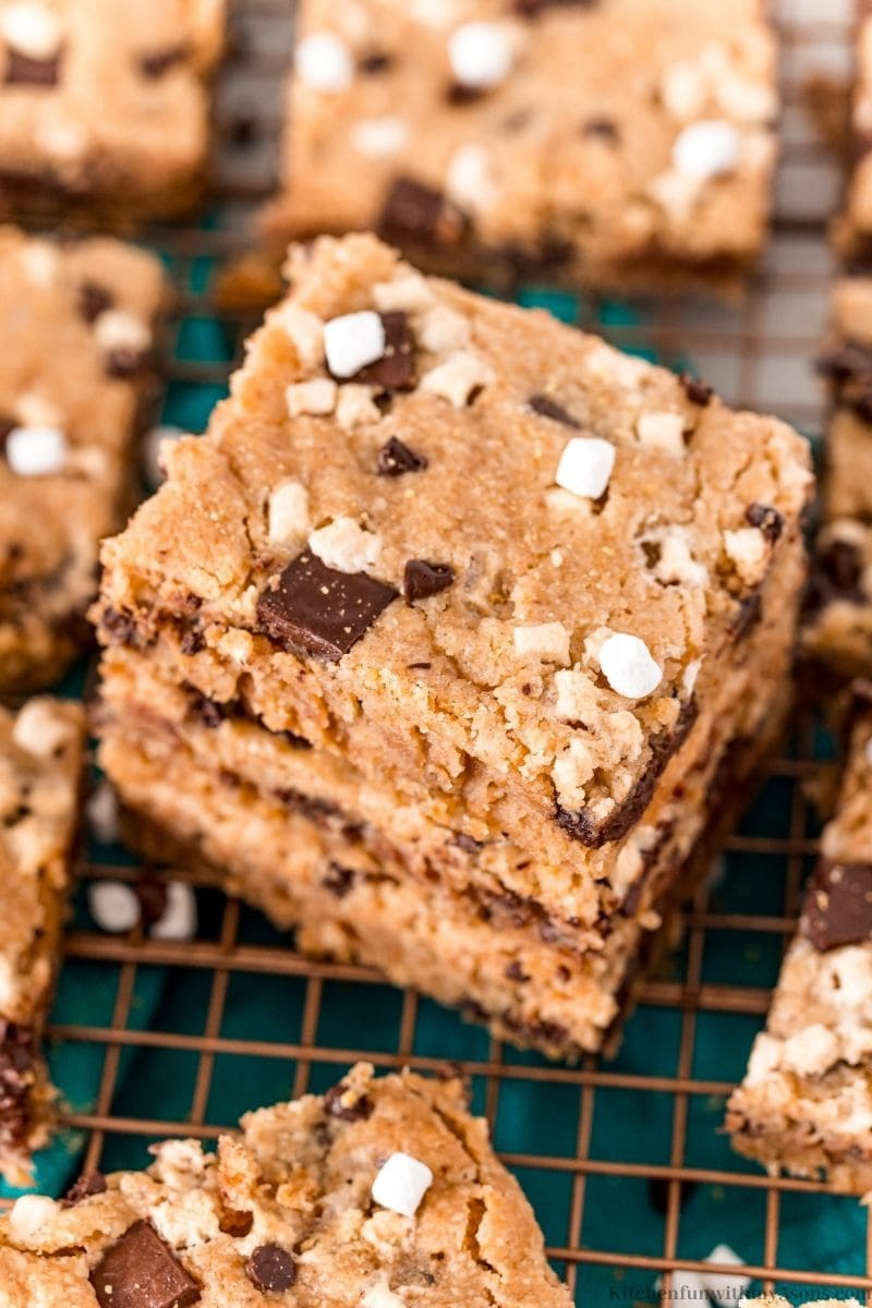 Close up on the marshmallows and chocolate of the S'mores Cookies Bars.