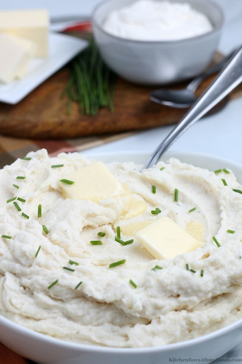 Crock Pot Mashed Potatoes in a bowl