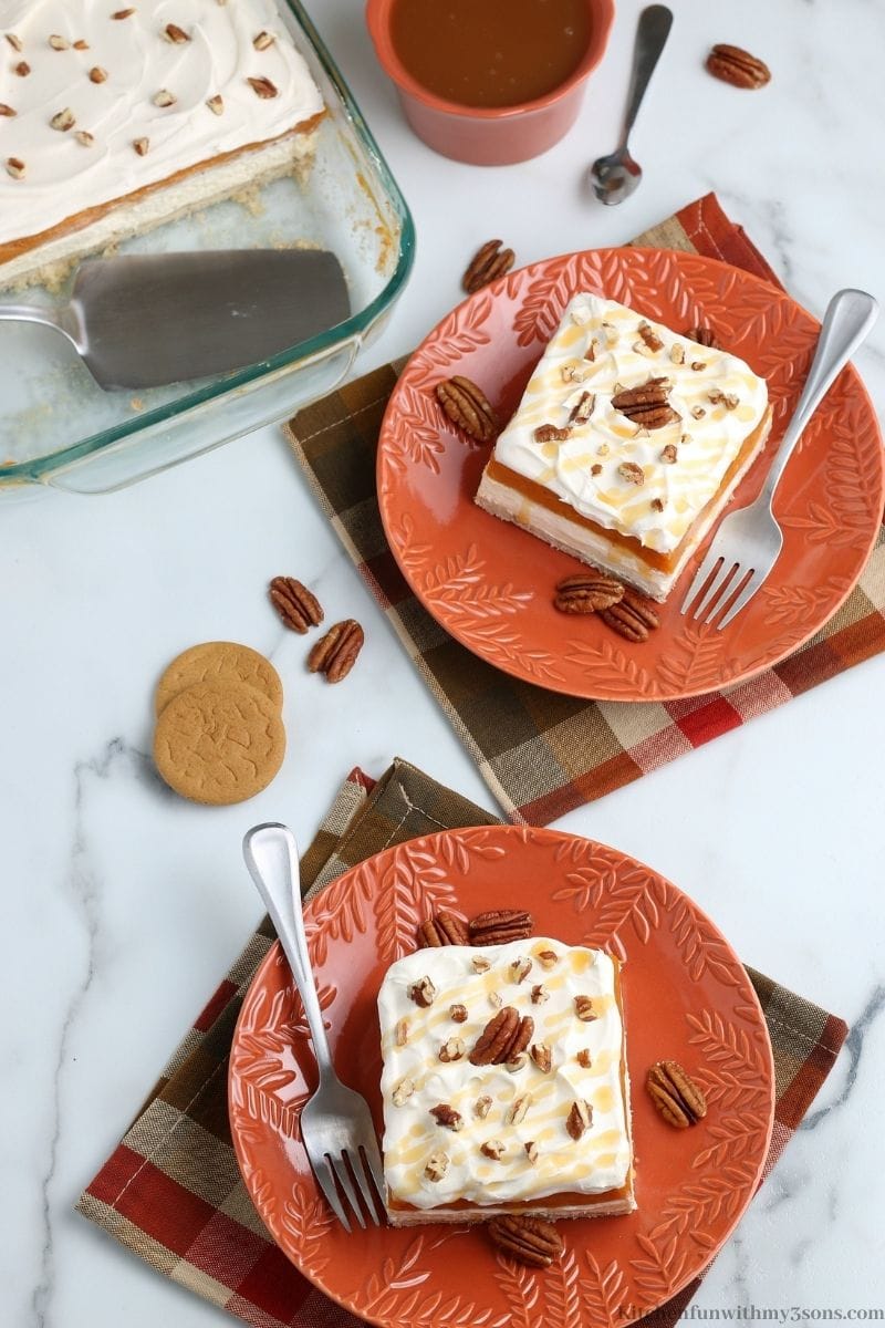 Easy Pumpkin Dessert Lasagna Recipe with crackers on the side.