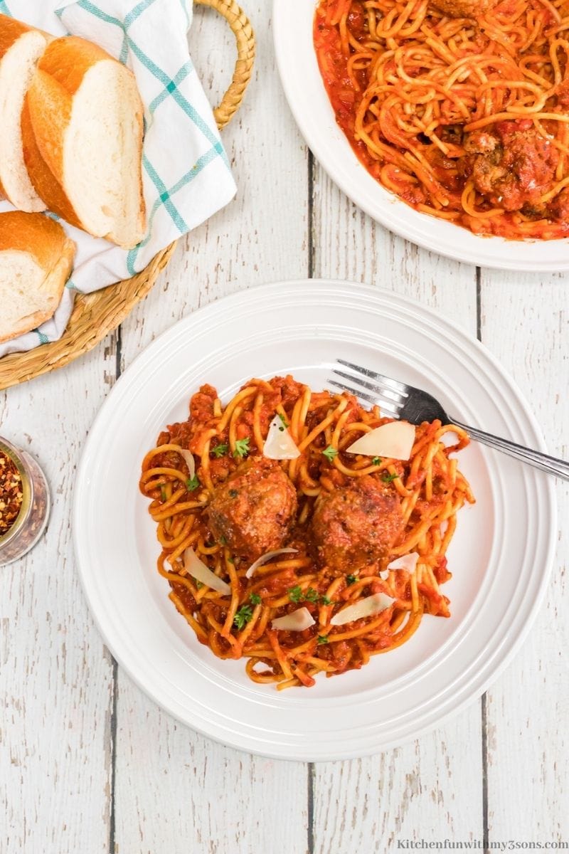 Homemade Spaghetti and Meatballs Recipe in a serving bowl.
