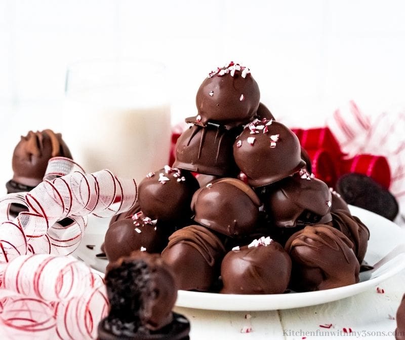 Peppermint Oreo Truffles on a serving plate.