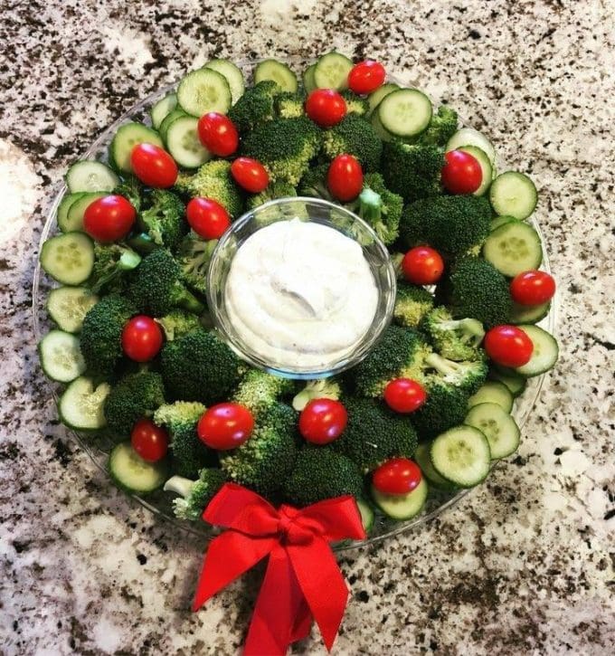 Christmas Wreath Veggie Tray