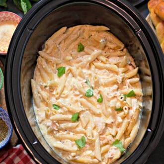 Slow Cooker Olive Garden Chicken Pasta feature