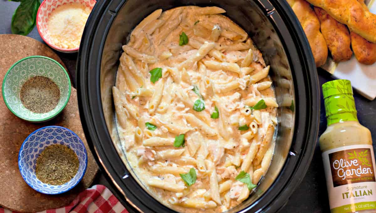 crockpot chicken with cream cheese and olive garden dressing Slow Cooker Olive Garden Chicken Pasta
